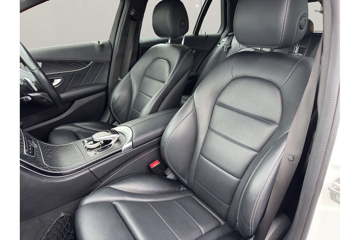 2017 Mercedes-Benz C-Class C 200 AMG LINE 2.0P