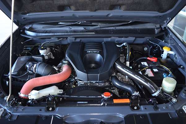 2021 Isuzu MU-X LS-T