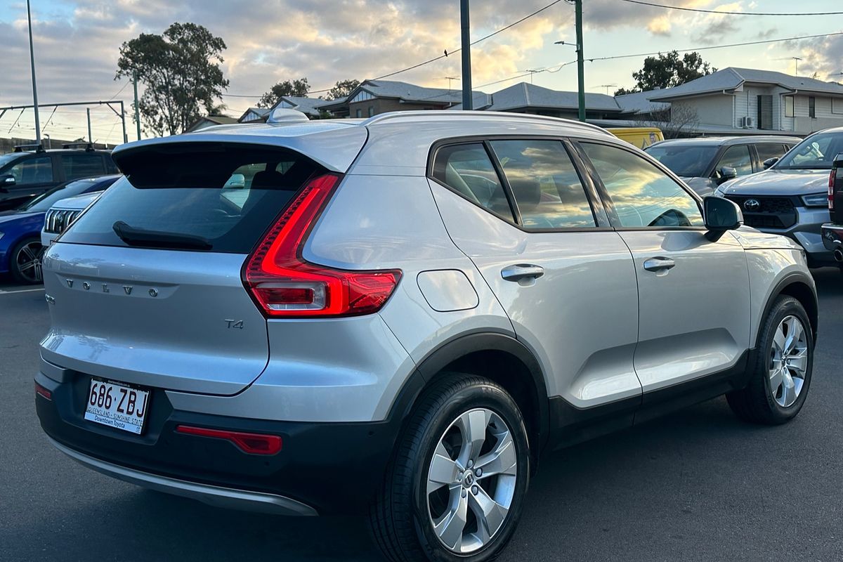 2019 Volvo XC40 T4 Momentum