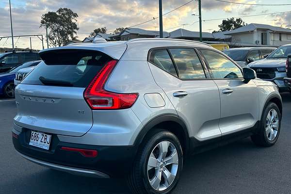 2019 Volvo XC40 T4 Momentum