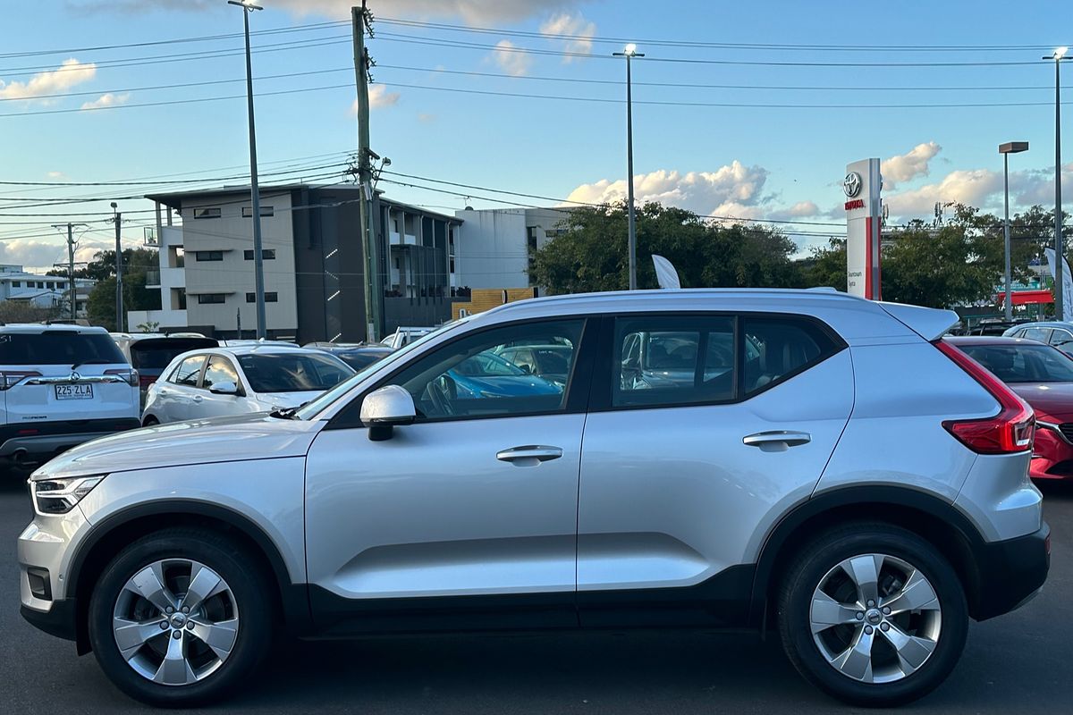 2019 Volvo XC40 T4 Momentum