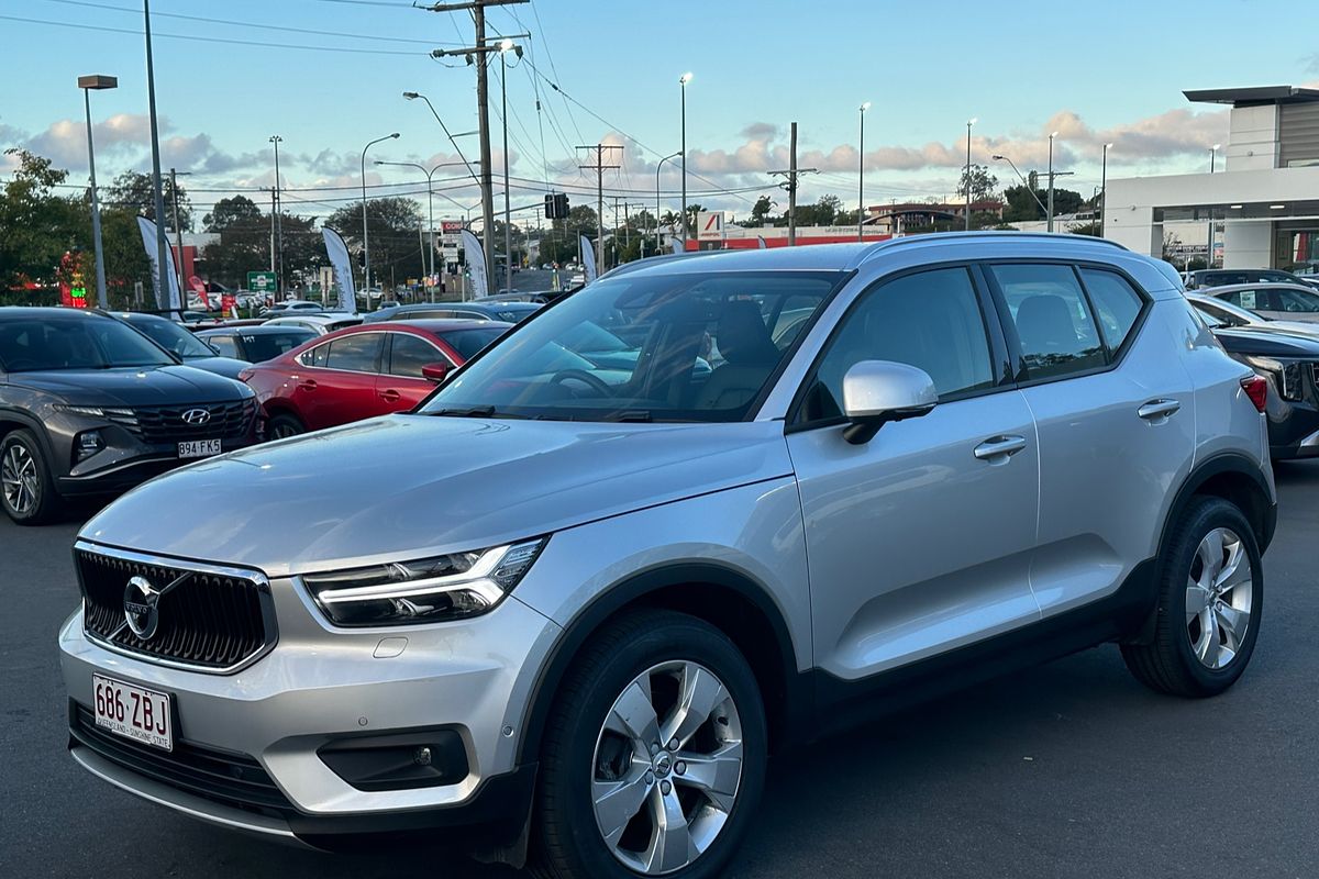 2019 Volvo XC40 T4 Momentum