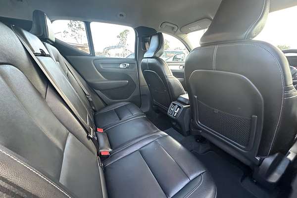 2019 Volvo XC40 T4 Momentum