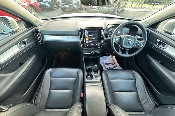 2019 Volvo XC40 T4 Momentum