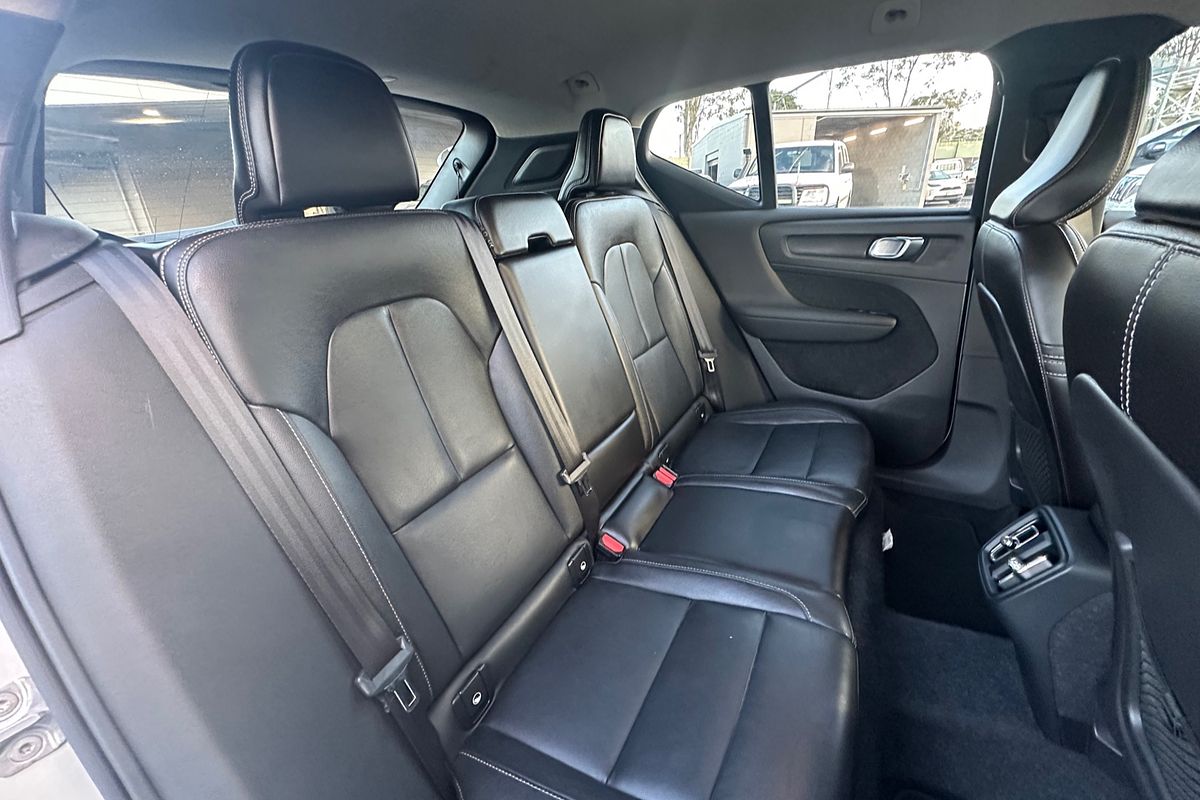 2019 Volvo XC40 T4 Momentum