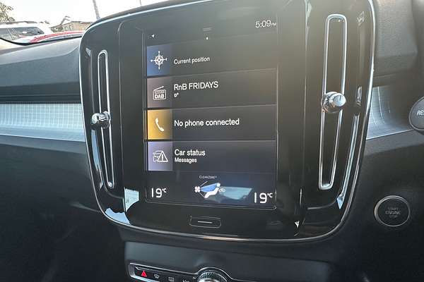 2019 Volvo XC40 T4 Momentum