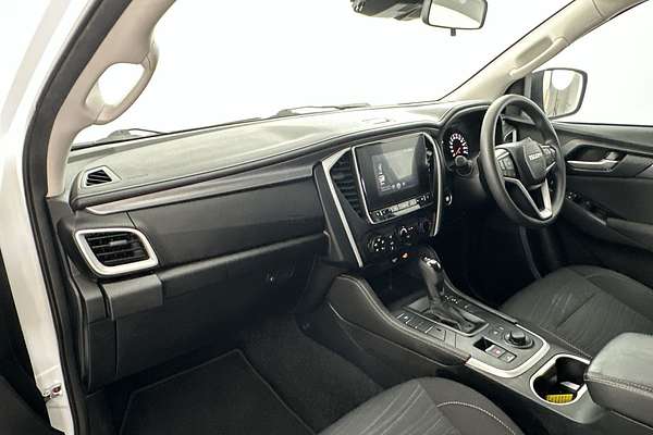 2022 Isuzu MU-X LS-M