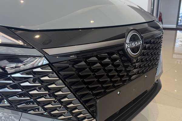 2025 Nissan QASHQAI Ti J12
