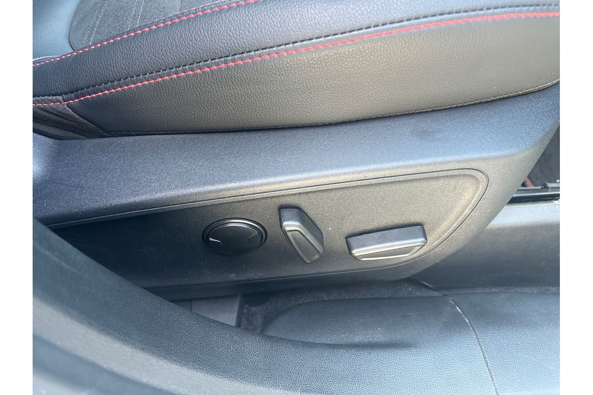 2022 Ford Escape ST-Line PHEV ZH