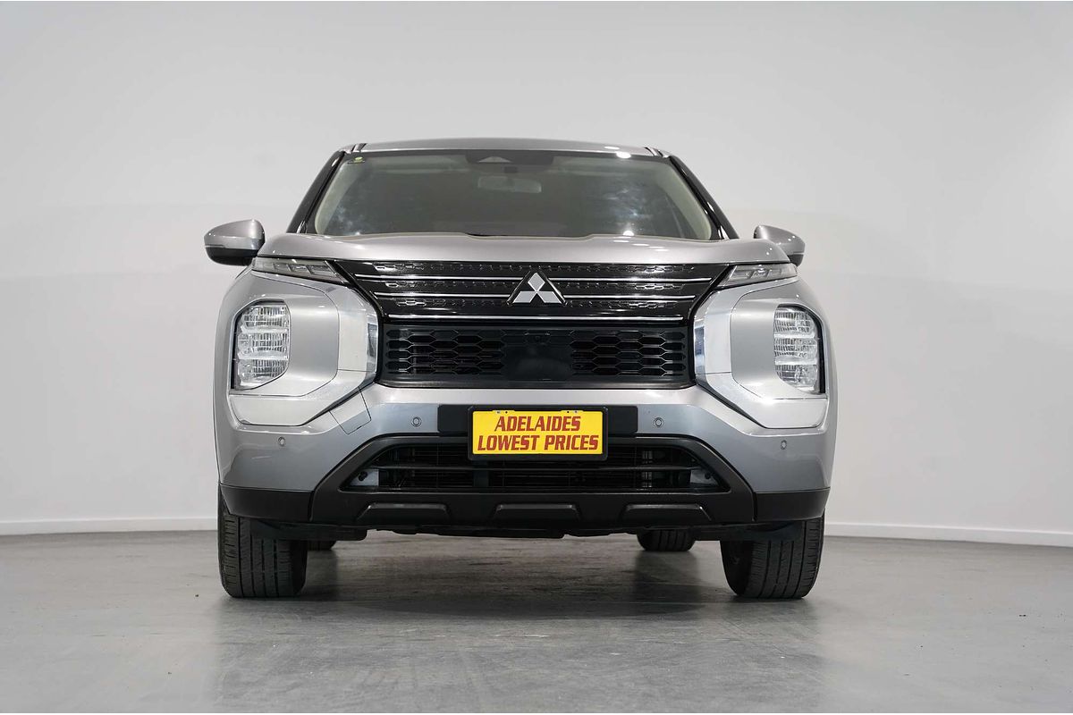 2023 Mitsubishi Outlander ES ZM