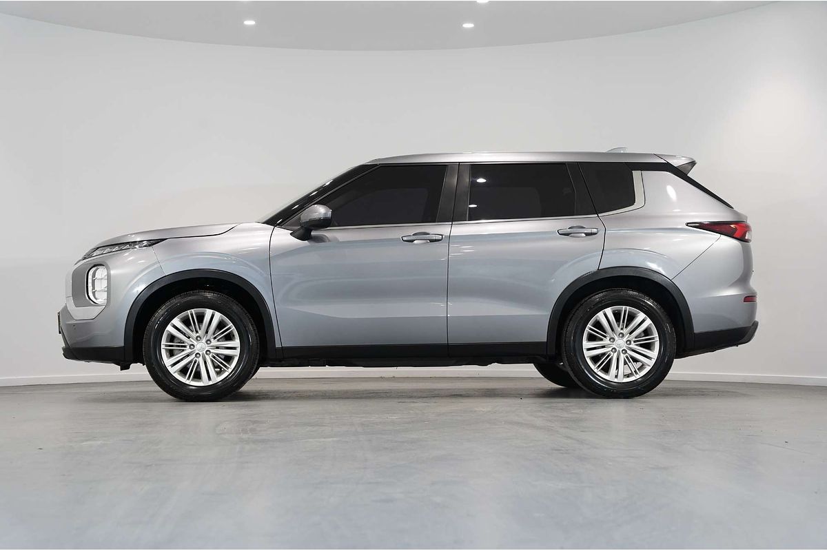 2023 Mitsubishi Outlander ES ZM