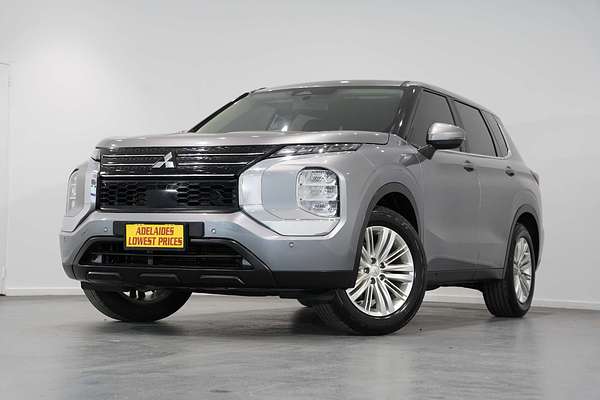2023 Mitsubishi Outlander ES ZM