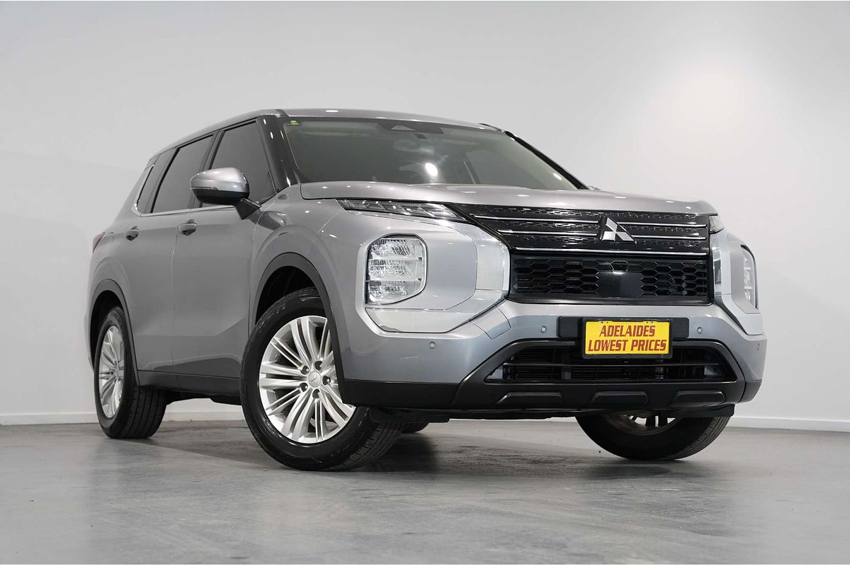 2023 Mitsubishi Outlander ES ZM