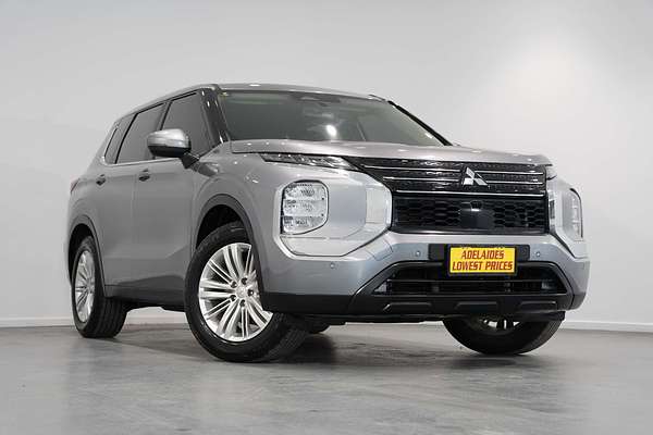2023 Mitsubishi Outlander ES ZM