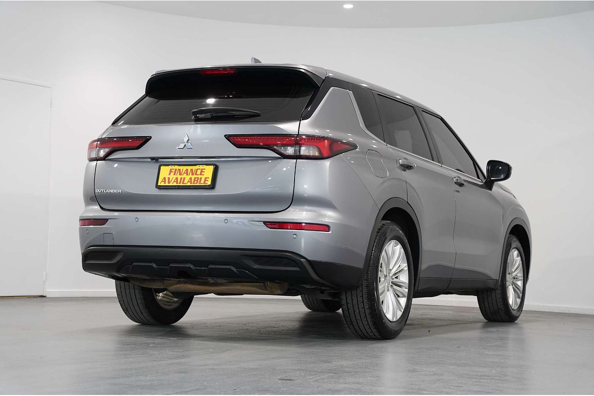 2023 Mitsubishi Outlander ES ZM