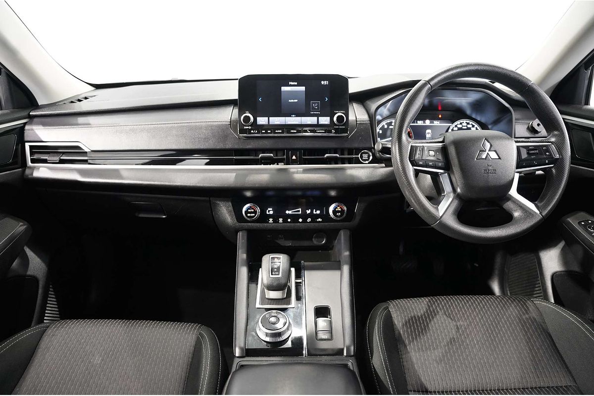 2023 Mitsubishi Outlander ES ZM
