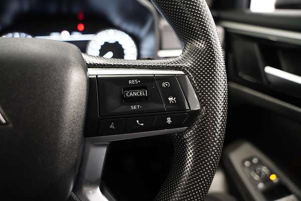 2023 Mitsubishi Outlander ES ZM
