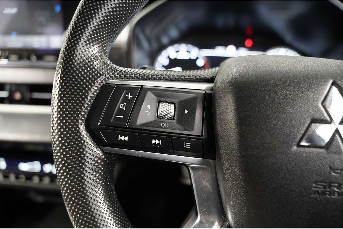 2023 Mitsubishi Outlander ES ZM