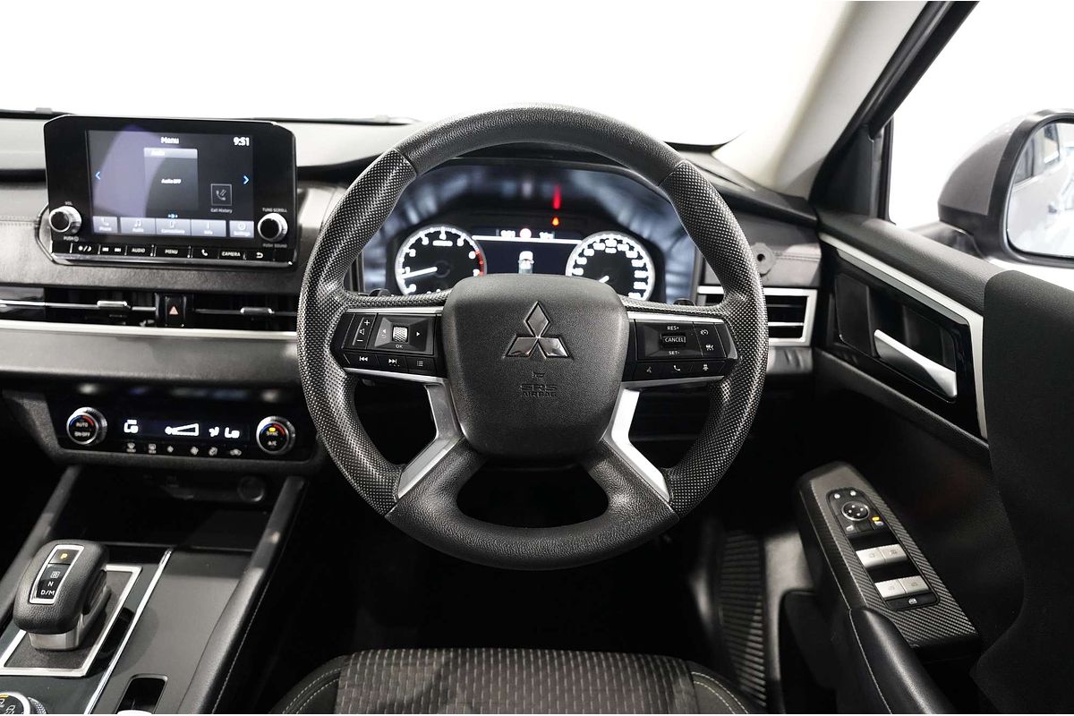 2023 Mitsubishi Outlander ES ZM