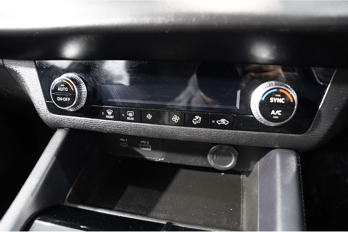 2023 Mitsubishi Outlander ES ZM