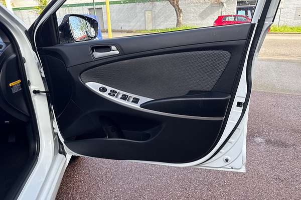 2013 Hyundai Accent Active RB