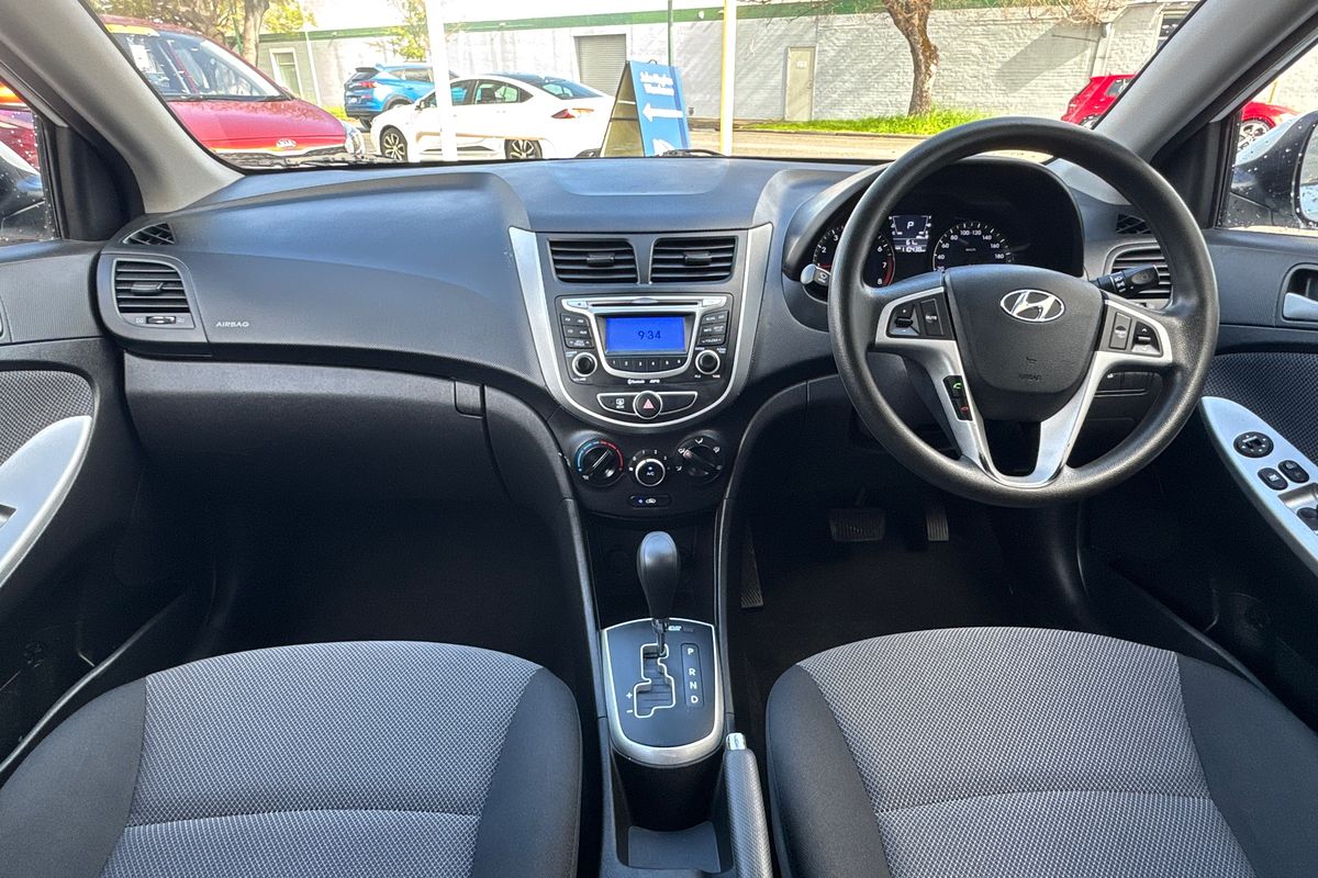 2013 Hyundai Accent Active RB