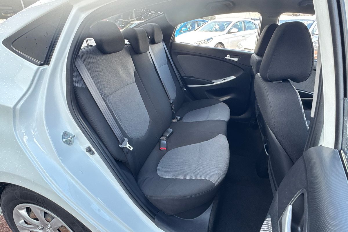2013 Hyundai Accent Active RB