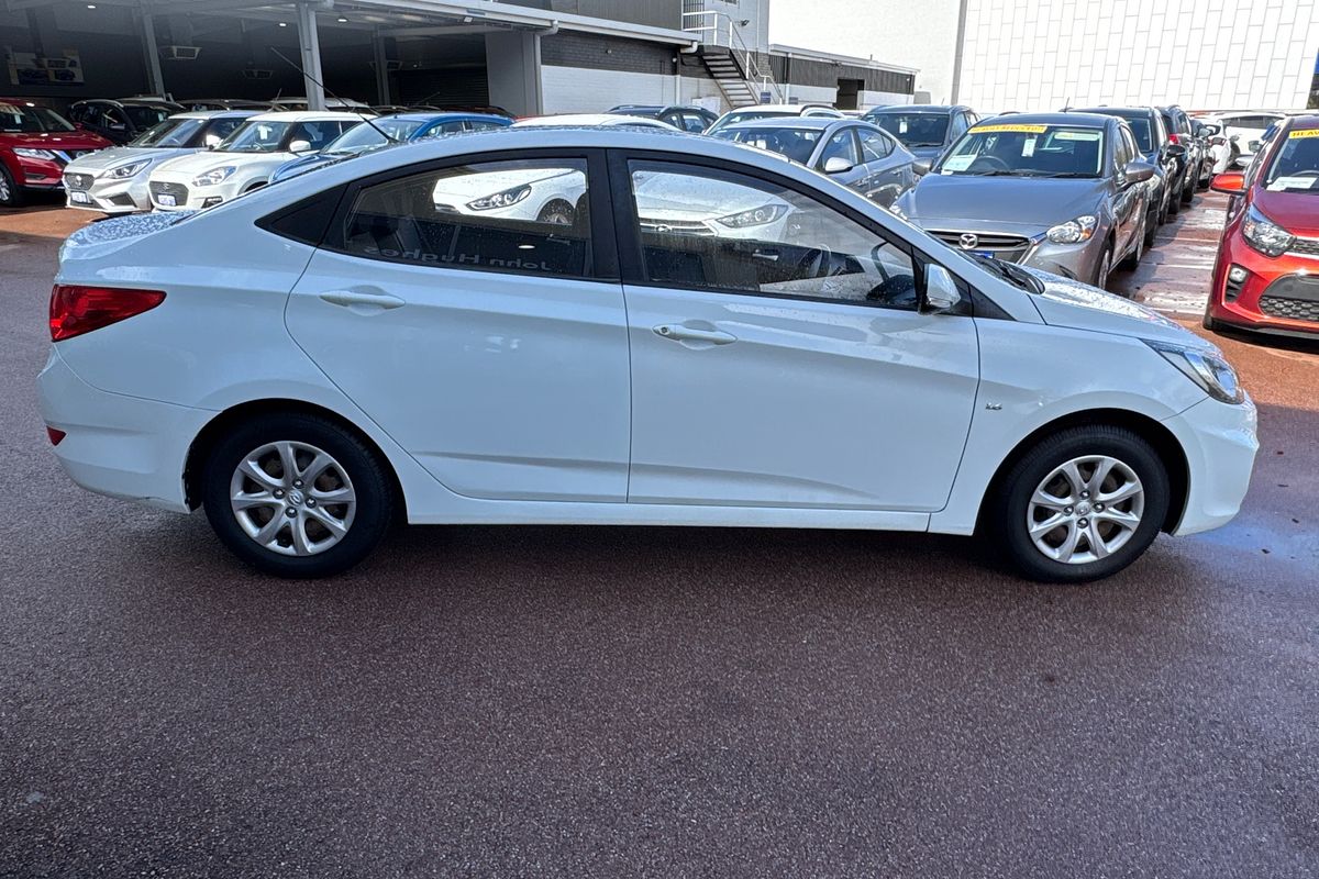 2013 Hyundai Accent Active RB