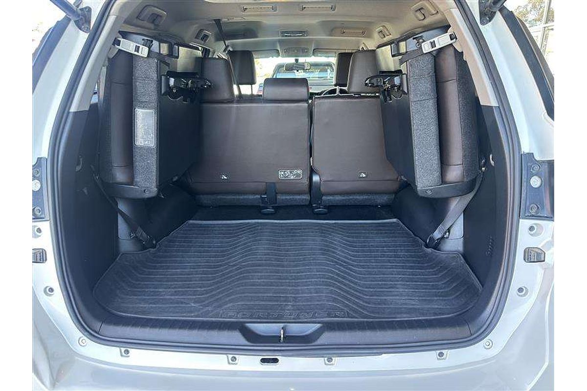 2015 Toyota Fortuner CRUSADE GUN156R