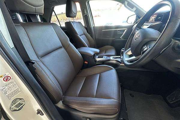 2015 Toyota Fortuner CRUSADE GUN156R