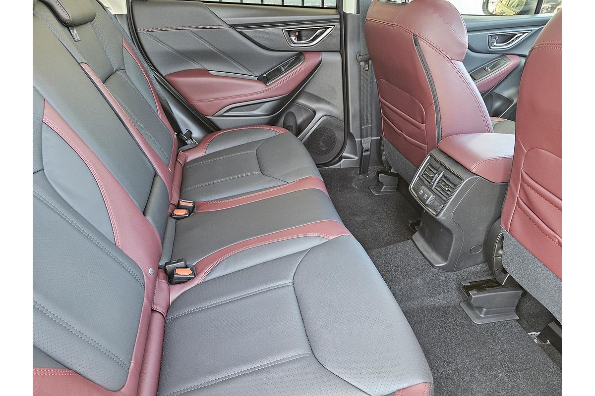2025 Subaru Forester STI Sport S5