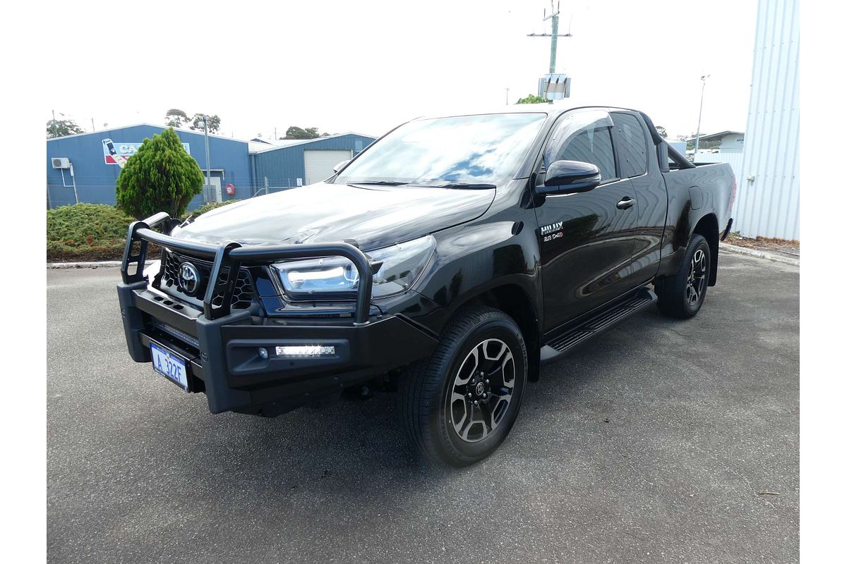 2024 Toyota Hilux SR5 GUN126R 4X4