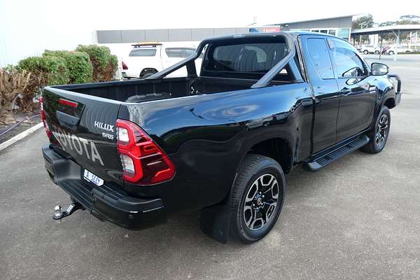 2024 Toyota Hilux SR5 GUN126R 4X4