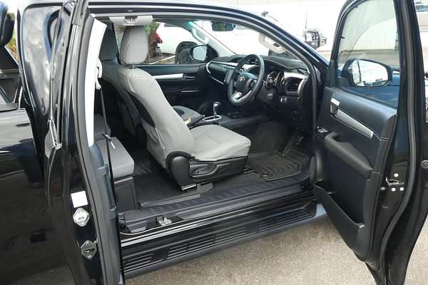 2024 Toyota Hilux SR5 GUN126R 4X4