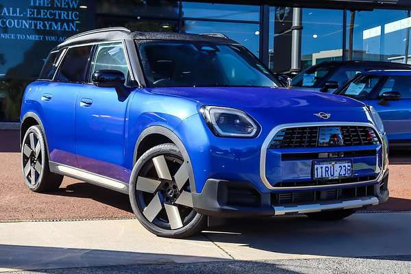 2025 MINI Countryman S Favoured U25