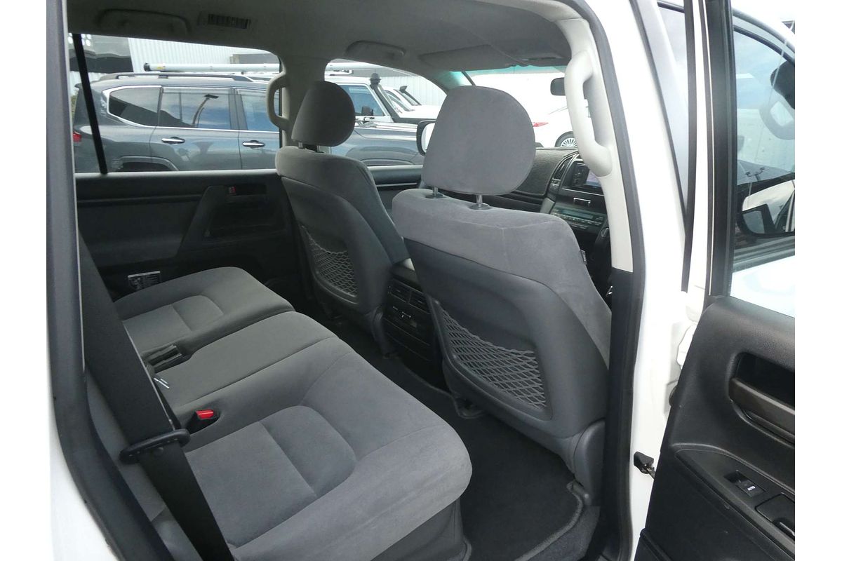 2011 Toyota Landcruiser GXL VDJ200R