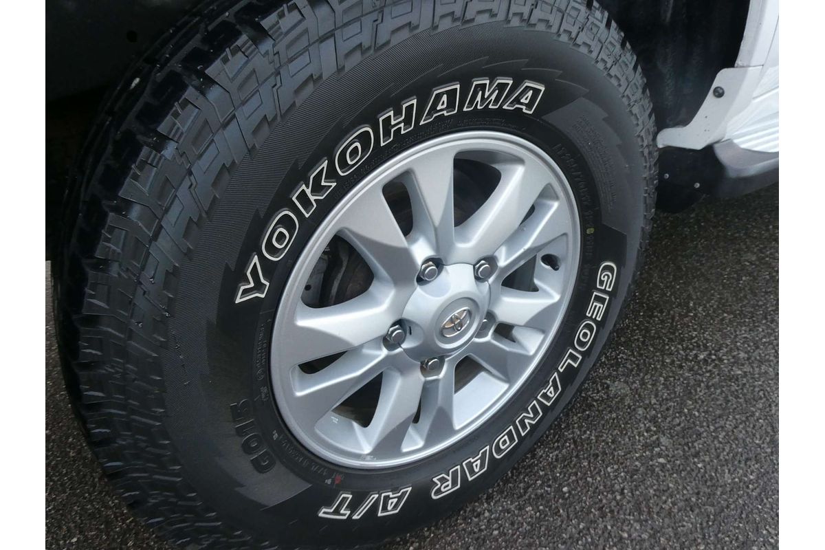 2011 Toyota Landcruiser GXL VDJ200R