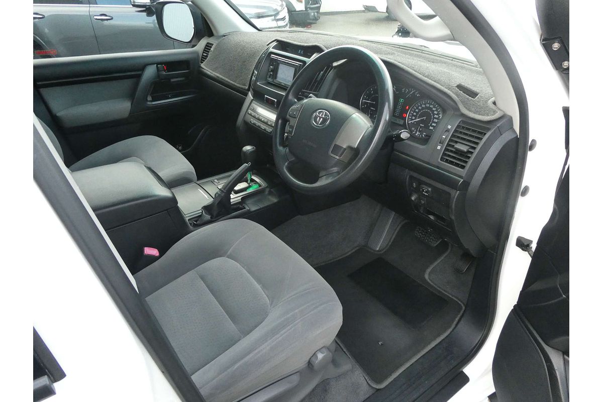 2011 Toyota Landcruiser GXL VDJ200R