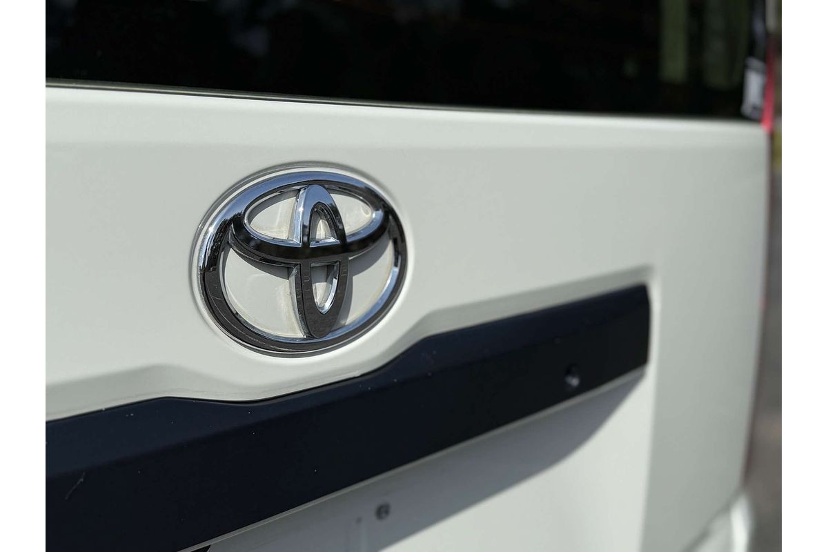 2019 Toyota Hiace Commuter GDH322R ELWB
