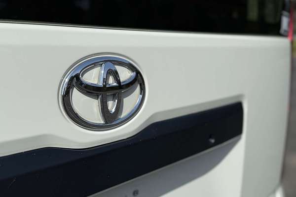 2019 Toyota Hiace Commuter GDH322R ELWB