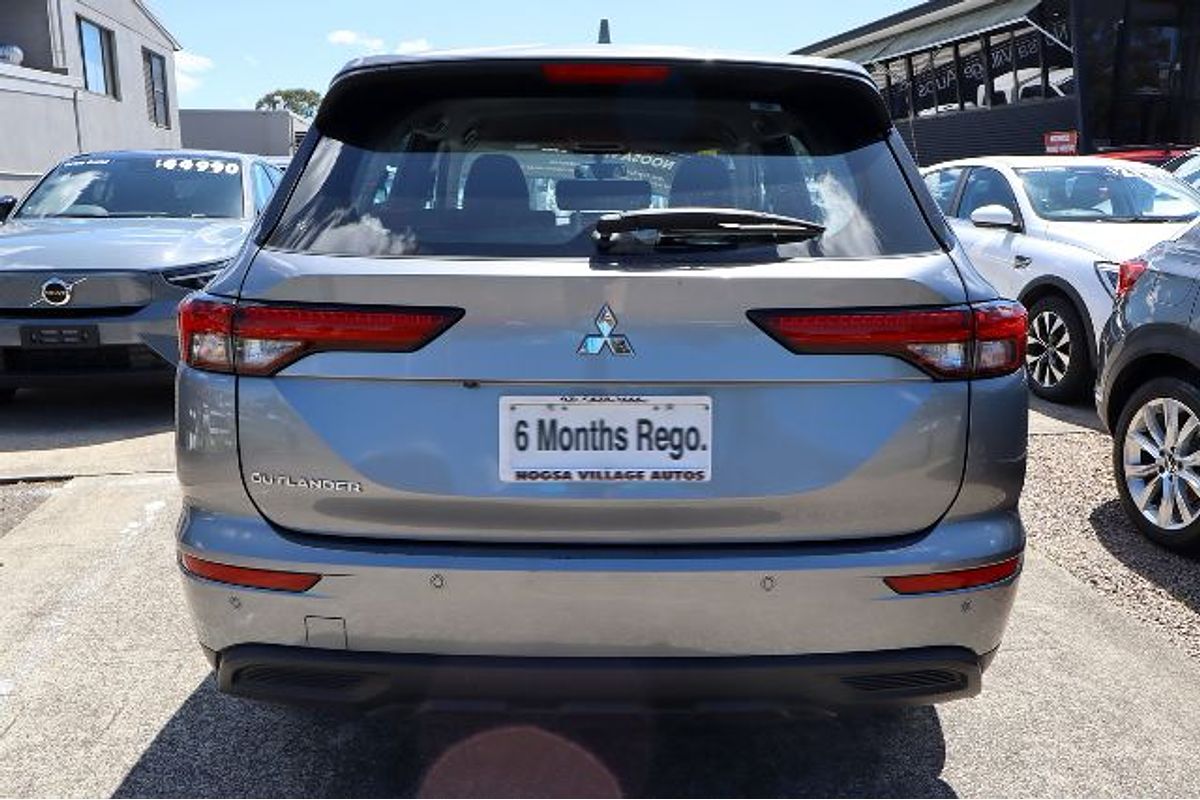 2023 Mitsubishi Outlander ES ZM