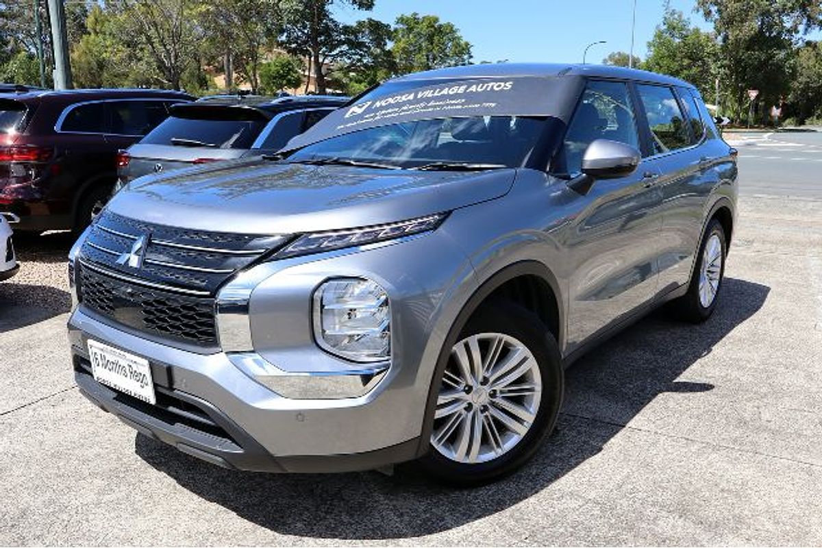 2023 Mitsubishi Outlander ES ZM