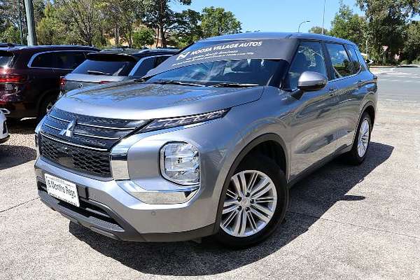 2023 Mitsubishi Outlander ES ZM