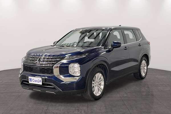 2023 Mitsubishi Outlander ES ZM