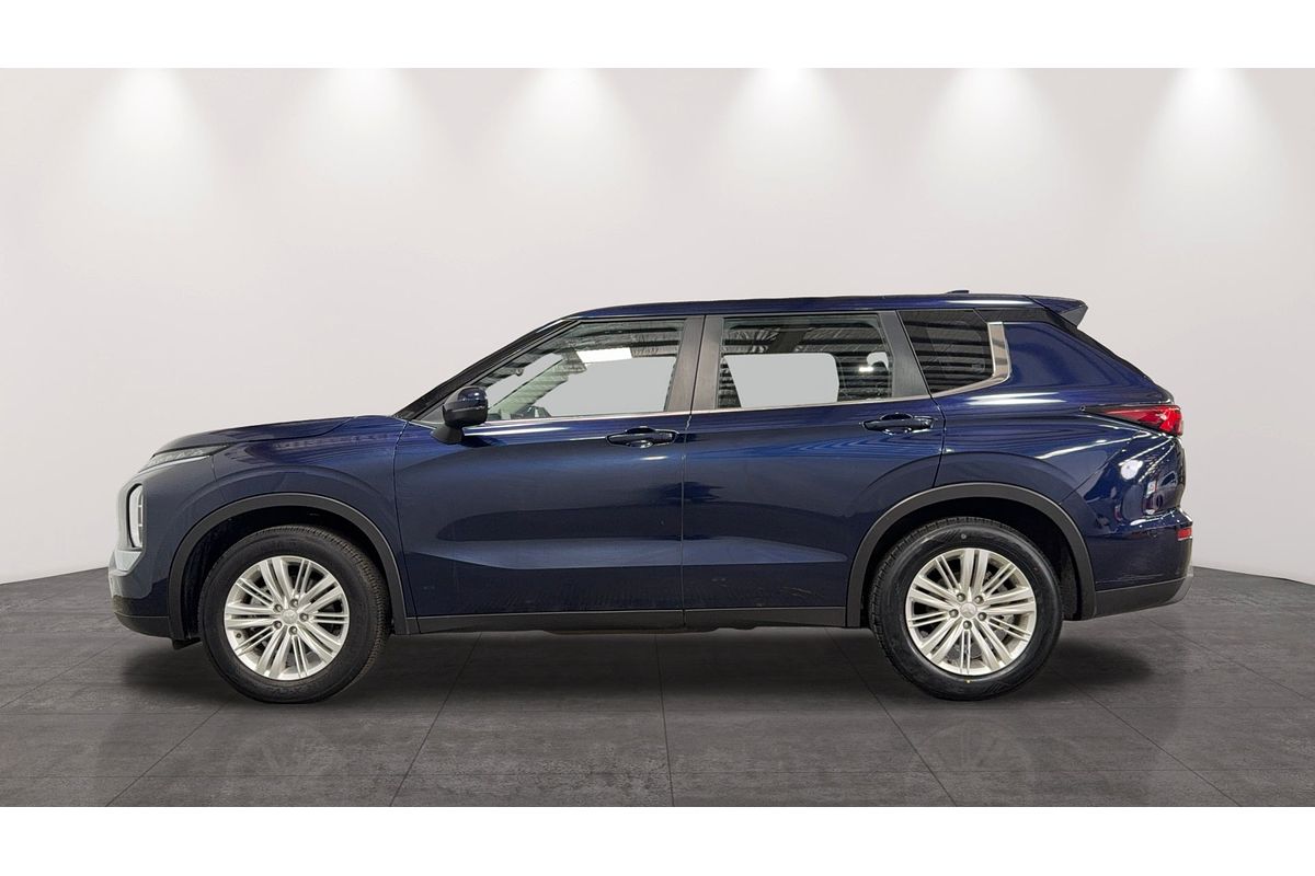 2023 Mitsubishi Outlander ES ZM