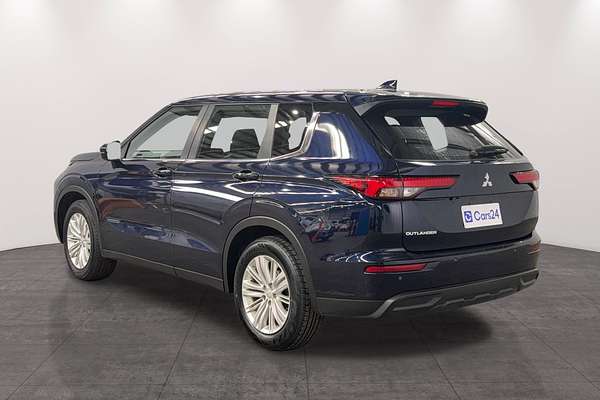 2023 Mitsubishi Outlander ES ZM