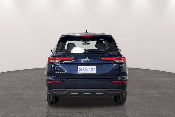 2023 Mitsubishi Outlander ES ZM