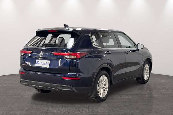 2023 Mitsubishi Outlander ES ZM