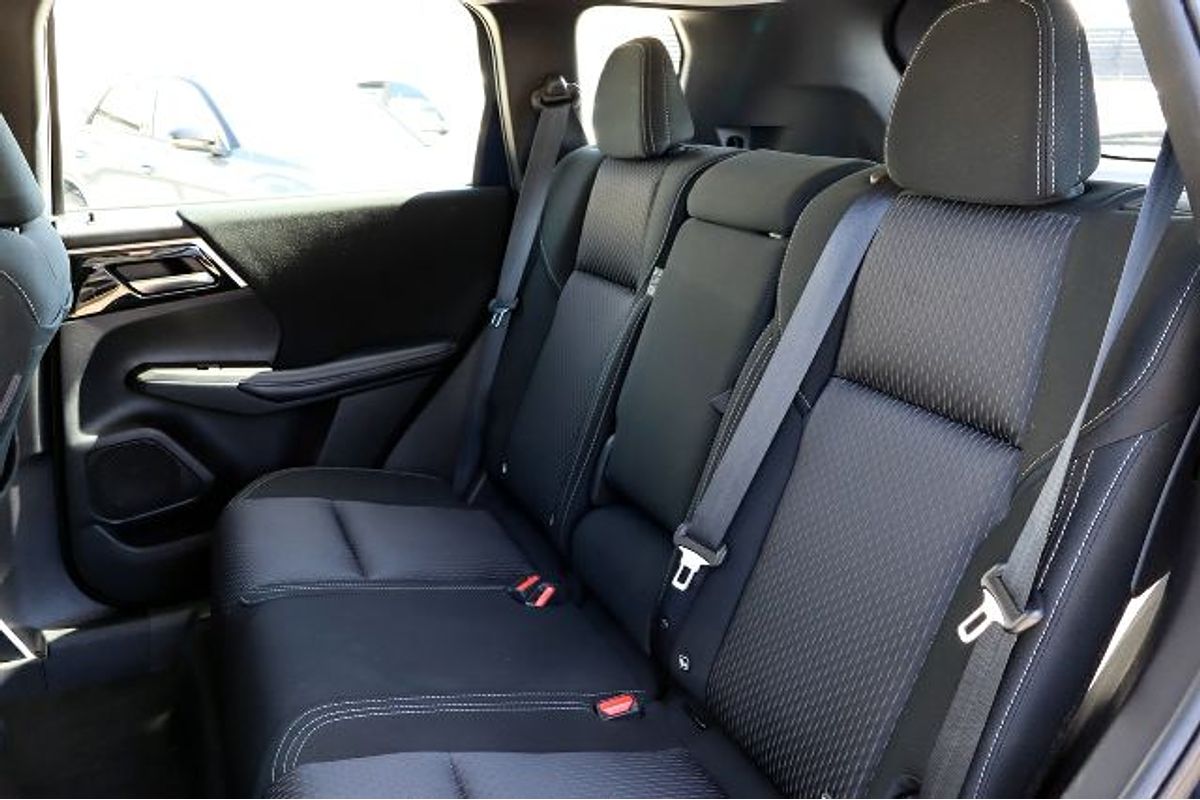2023 Mitsubishi Outlander ES ZM