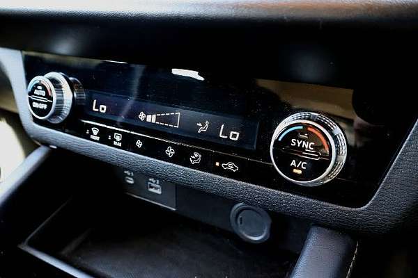 2023 Mitsubishi Outlander ES ZM